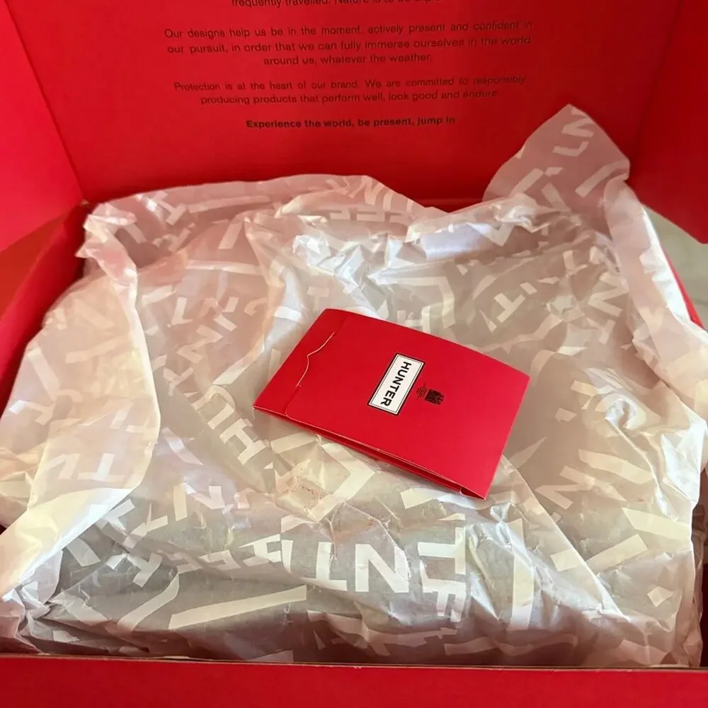 NIB• Women's Hunter Original Chelsea Black Boots Size: 7